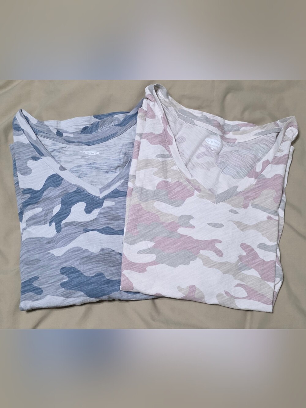 Old Navy Set Of Basic Camo V-Neck Tees Pink Relaxed Fit Oversized Women's XXL